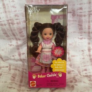 NEW- 1999 BARBIE KELLY CLUB BAKER CHELSIE DOLL #24594